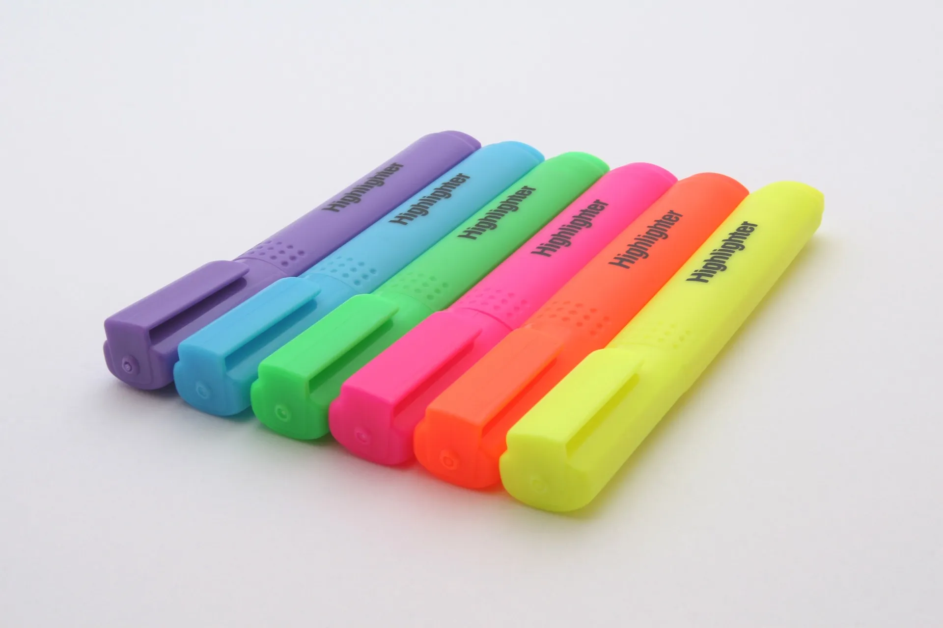 Different colored  highlighters.webp