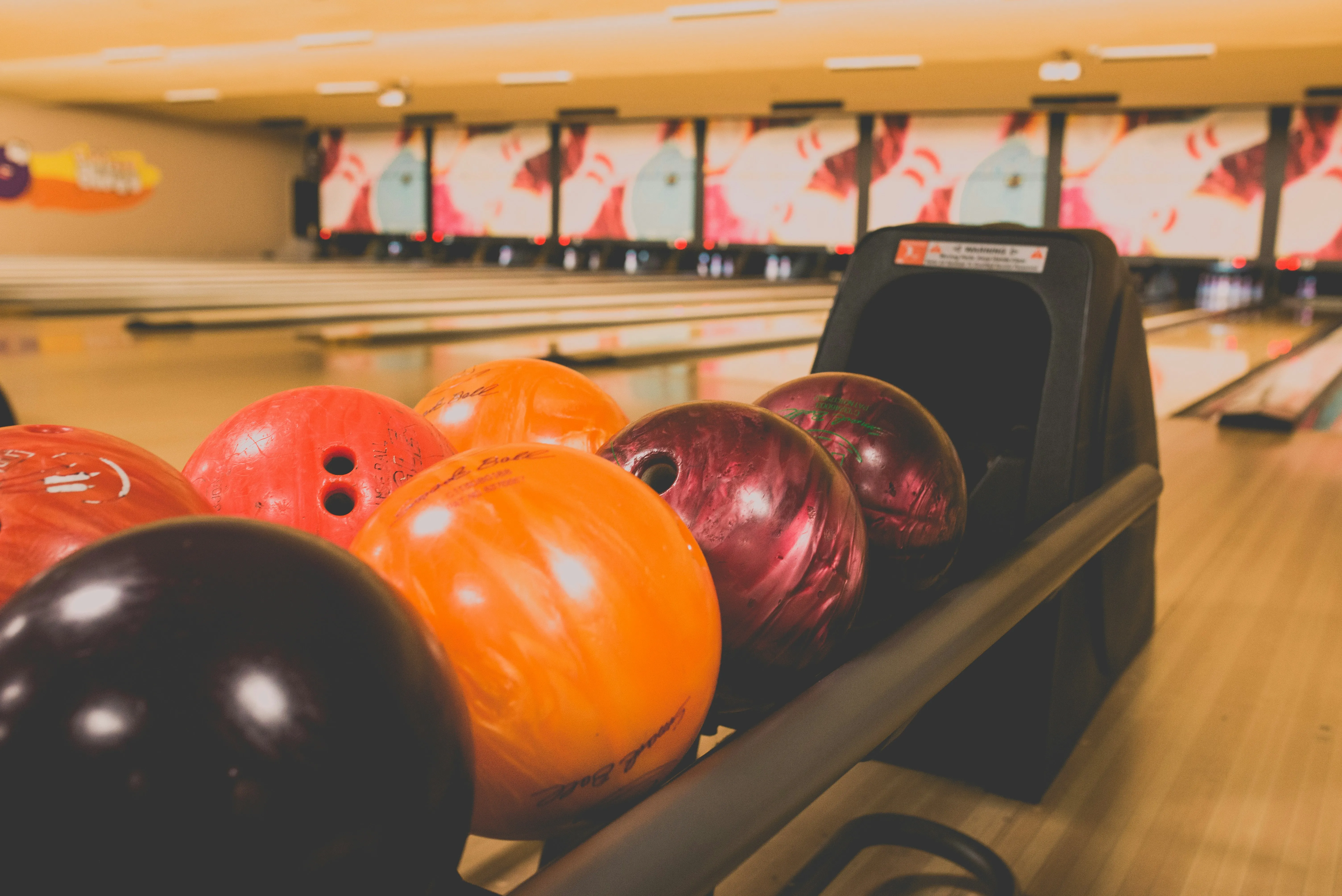 Six Bowling Balls weighs close to 30 kg.webp